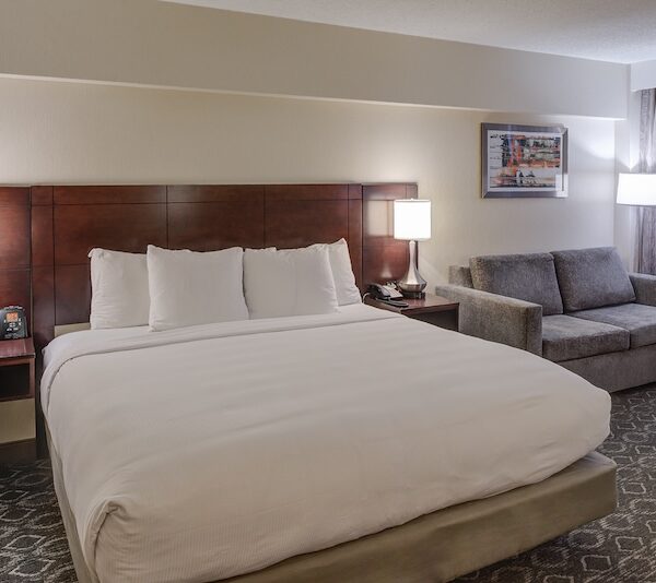Brookhaven Atlanta room with sitting area